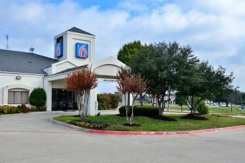 Motel 6 Plano - Preston Point