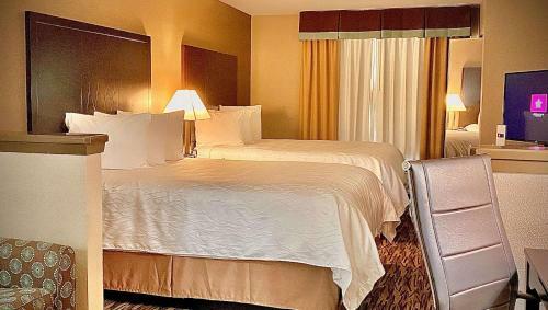 Magnuson Hotel Park Suites