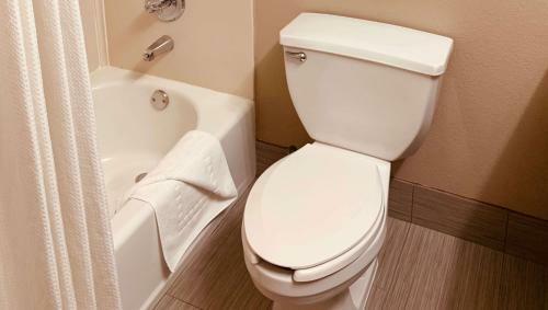 Magnuson Hotel Park Suites