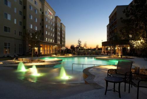 Hotel Courtyard By Marriott San Antonio Six Flags At The Rim