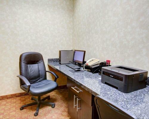Hotel Comfort Suites Spring