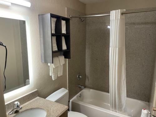 Hotel Super 8 By Wyndham San Antonio Downtown Ne