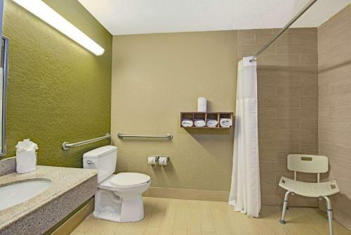 Hotel Super 8 By Wyndham San Antonio Downtown Ne