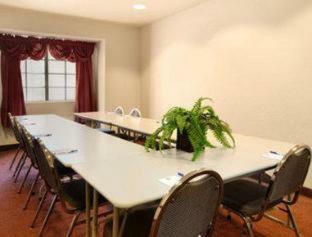 Hotel Super 8 By Wyndham San Antonio Downtown Ne
