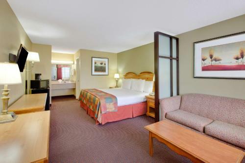 Hotel Baymont By Wyndham Terrell