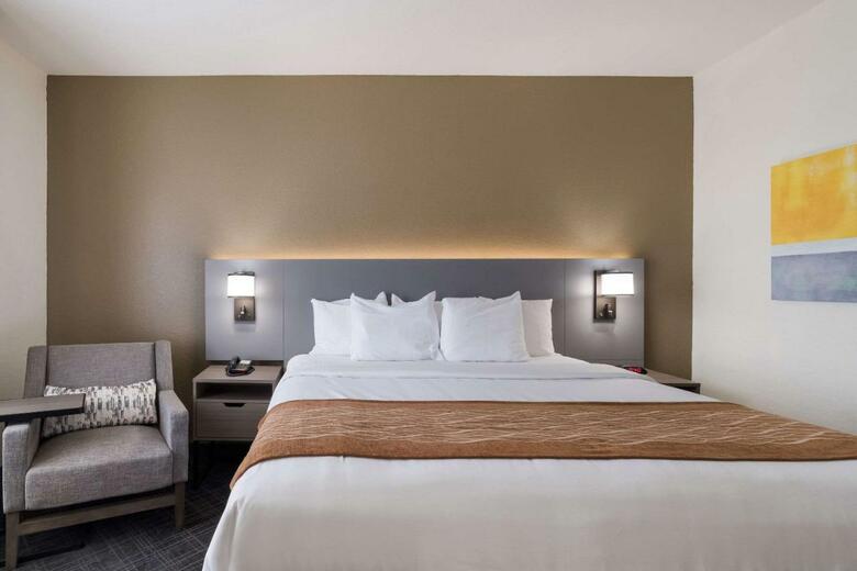 Hotel Comfort Inn & Suites