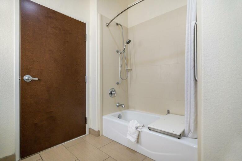 Hotel Comfort Inn & Suites