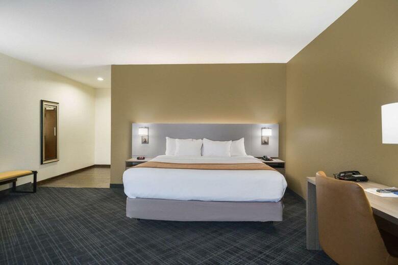 Hotel Comfort Inn & Suites