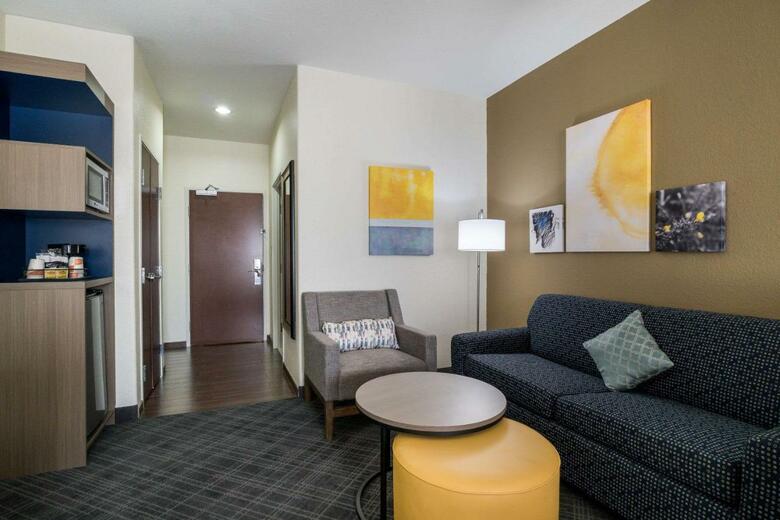 Hotel Comfort Inn & Suites