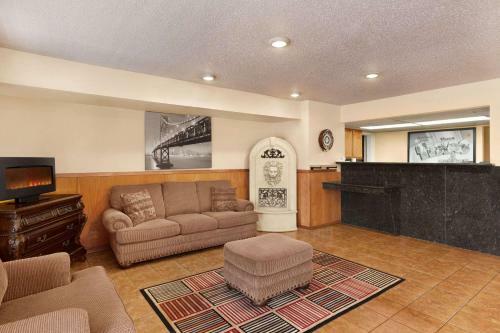 Hotel Super 8 Waco University Area