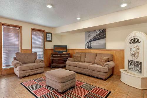 Hotel Super 8 Waco University Area