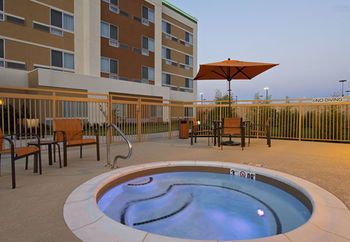 Hotel Courtyard By Marriott Victoria