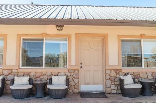 Mountain Ridge Motel