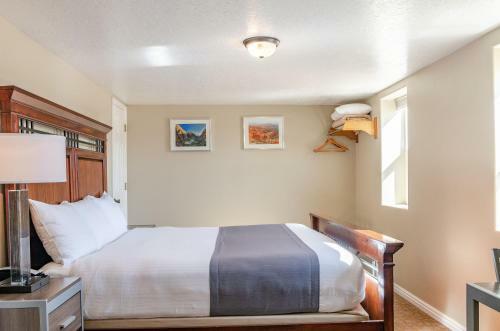 Mountain Ridge Motel