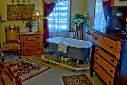 Bed & Breakfast Big Yellow Inn
