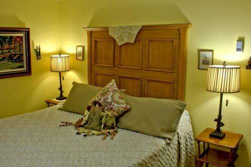 Bed & Breakfast Big Yellow Inn