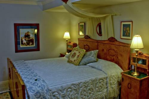 Bed & Breakfast Big Yellow Inn