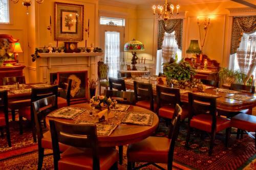 Bed & Breakfast Big Yellow Inn