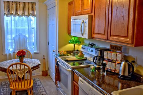 Bed & Breakfast Big Yellow Inn