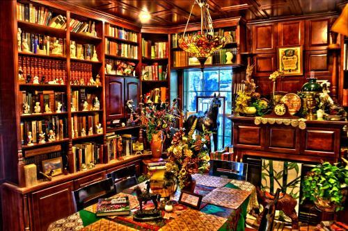 Bed & Breakfast Big Yellow Inn