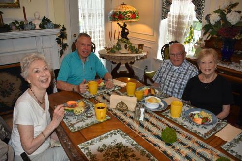 Bed & Breakfast Big Yellow Inn
