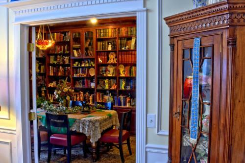 Bed & Breakfast Big Yellow Inn