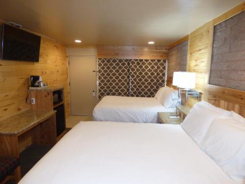 Canyon Lodge Motel