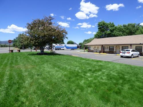 Canyon Lodge Motel