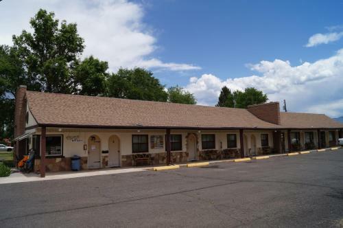 Canyon Lodge Motel