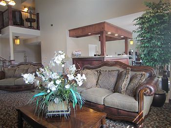 Hotel Landmark Inn And Suites