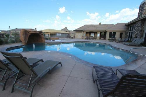 Canyon Villas At Coral Ridge