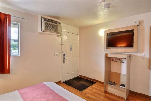 Motel 6 Brattleboro