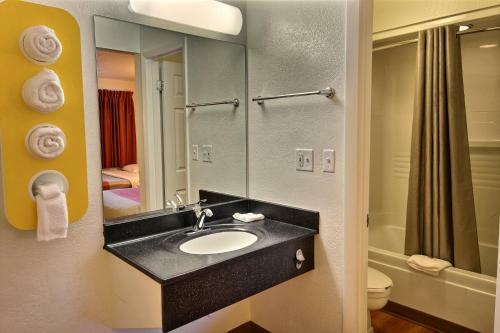 Motel 6 Brattleboro