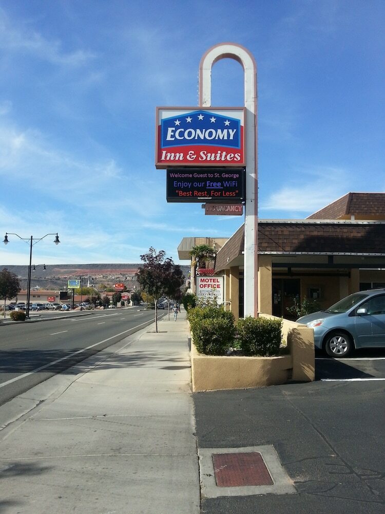 Motel Economy Inn & Suites