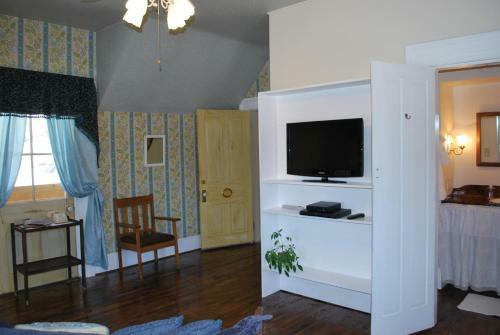 Bed & Breakfast Seven Wives Inn