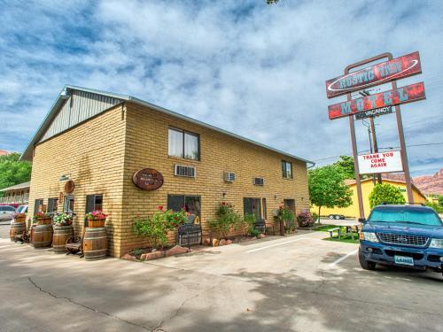 Motel Rustic Inn