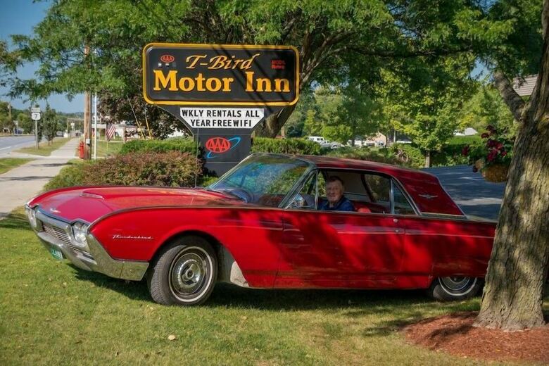 T-bird Motor Inn