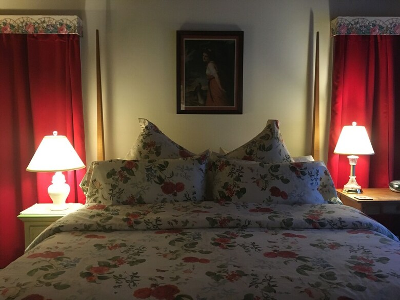 Posada Deerhill Inn
