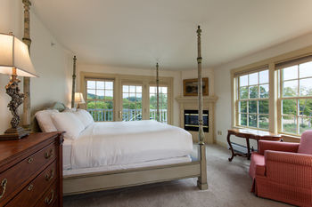 Hotel The Shire Woodstock
