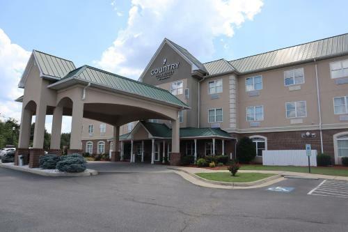 Posada Country Inn & Suites Emporia