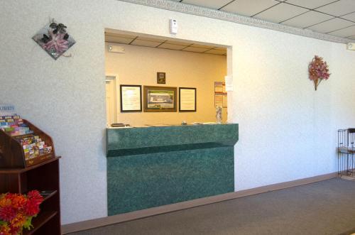 Motel Hill City Inn