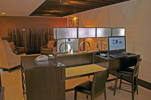 Hotel Doubletree By Hilton Norfolk Airport