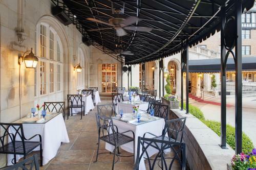 Hotel Roanoke & Conference Center, Curio Collection By Hilton