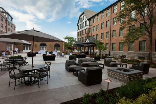 Hotel Roanoke & Conference Center, Curio Collection By Hilton