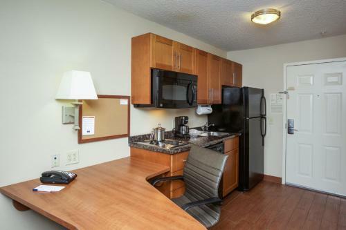 Hotel Candlewood Suites Richmond Airport
