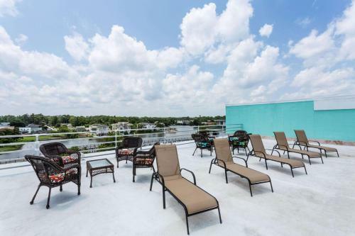Hotel Howard Johnson By Wyndham Virginia Beach At The Beach