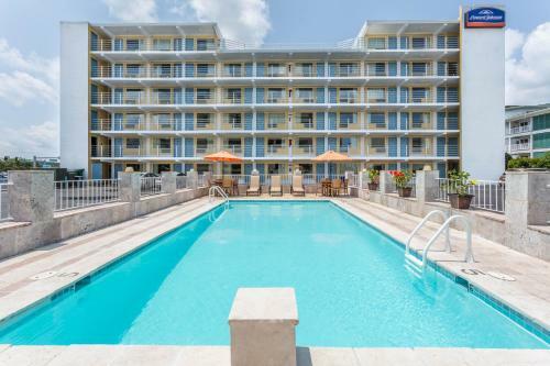 Hotel Howard Johnson By Wyndham Virginia Beach At The Beach