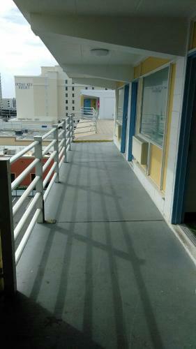 Hotel Howard Johnson By Wyndham Virginia Beach At The Beach