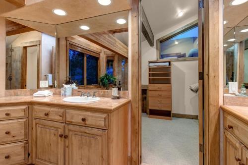 Abode At Arrowood