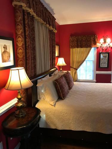 Bed & Breakfast A Williamsburg White House Inn
